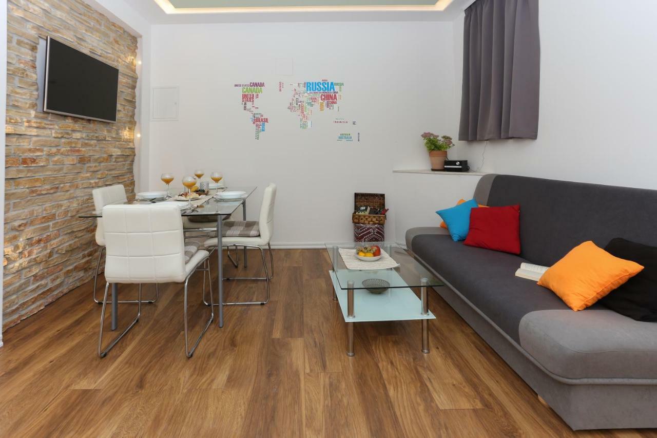 Bruno'S Poolside Apartments - Near Beach Trogir Exterior foto